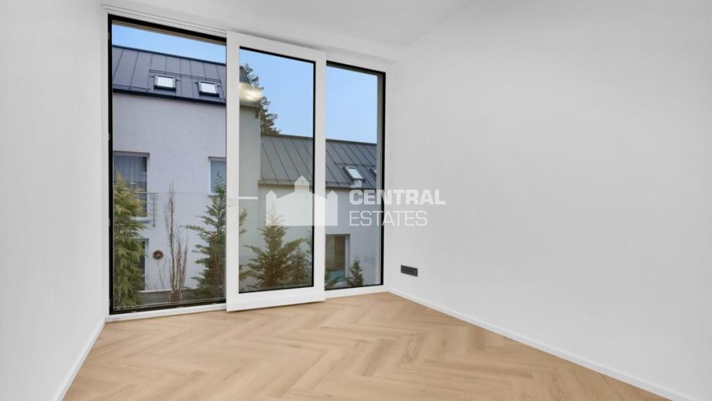 Prémiový 4- izbový byt v novostavbe s terasou na prenájom v Novom meste