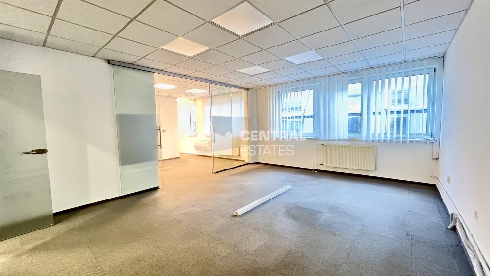 Administratívne priestory s vlastným vchodom, terasou a parkovaním na predaj v Starom meste