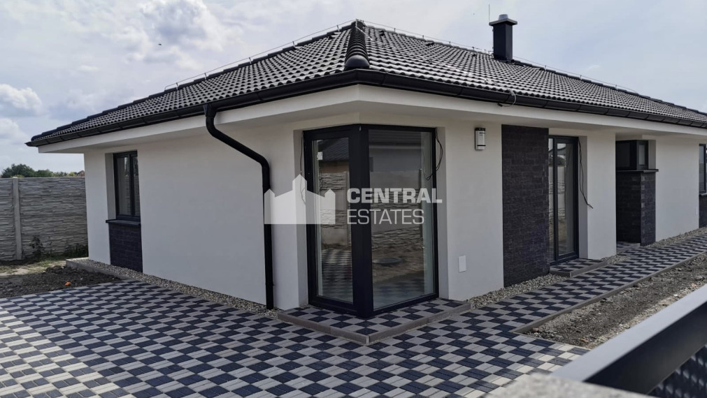Novostavba 4- izbový bungalov so záhradou na predaj v Lehniciach PREDANÝ