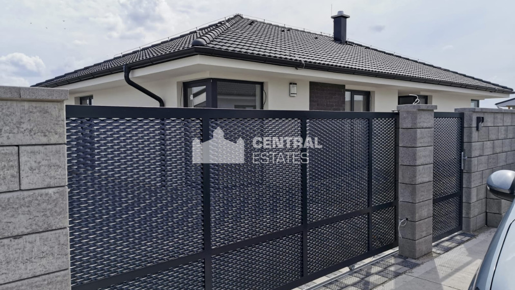 Novostavba 4- izbový bungalov so záhradou na predaj v Lehniciach PREDANÝ