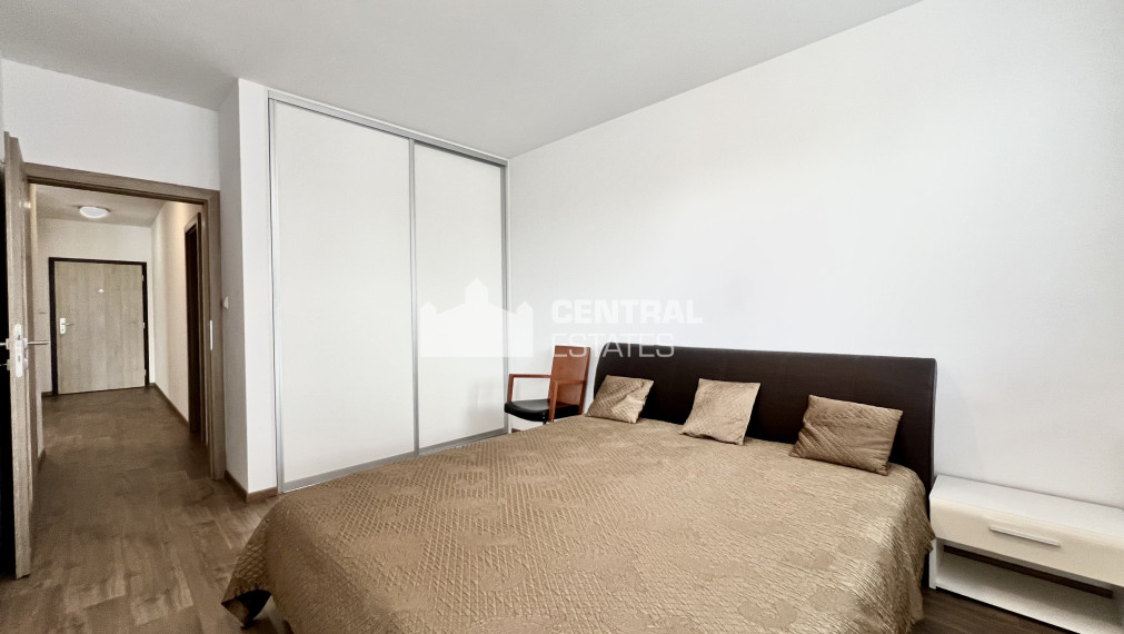 Priestranný 2- izbový byt v novostavbe s balkónom a parkovaním na prenájom v Ružinove