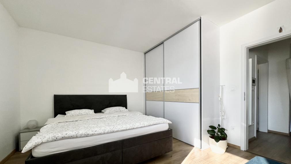 Veľmi pekný klimatizovaný 3- izbový byt v novostavbe s balkónom na predaj v Dunajskej Strede PREDANÝ