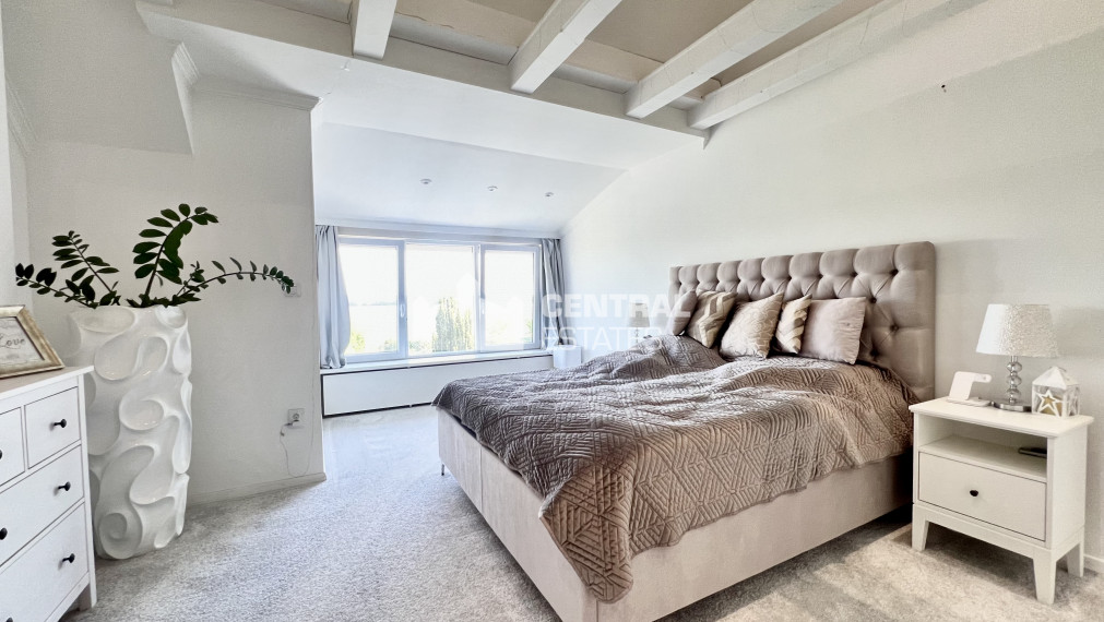 Dvojpodlažný 6- izbový rodinný dom so záhradou na predaj v Rajke