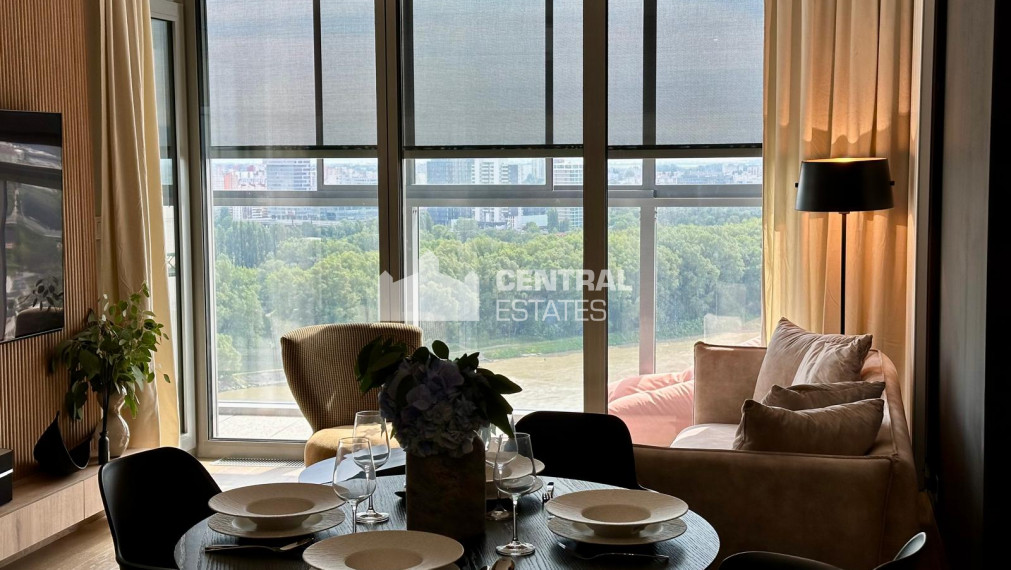 Nadštandardný 2-izbový byt v Eurovea tower na prenájom v Starom meste