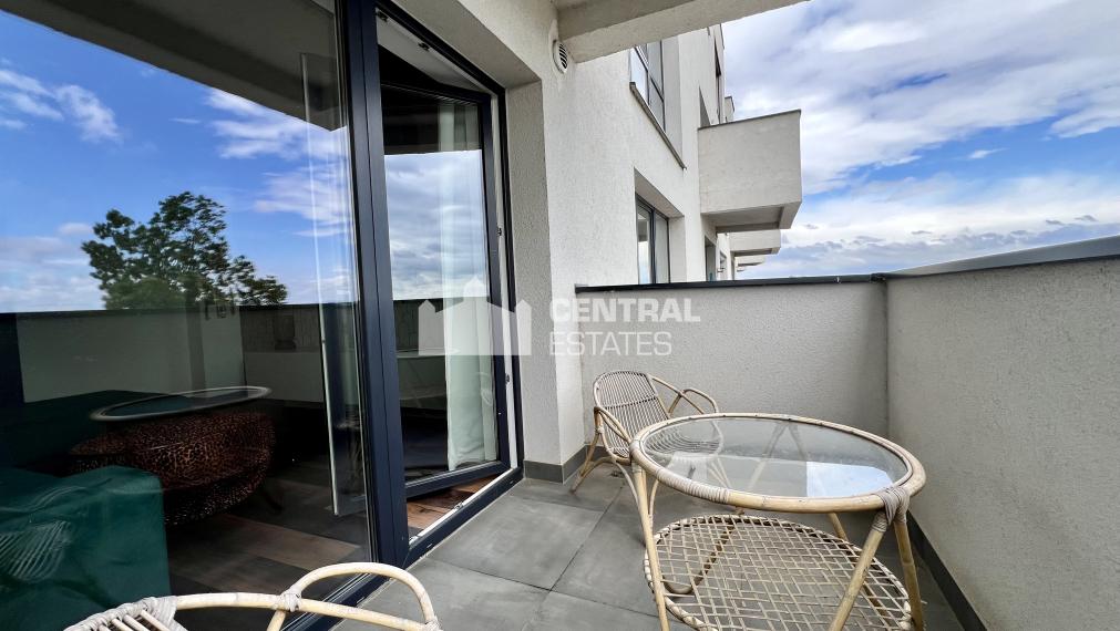 Modern 1-bedroom apartment with balcony and parking for sale in Rovinka