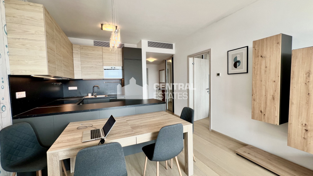 Priestranný nový 2i byt v jedinečnej novostavbe s lodžiou a parkovaním na prenájom v Starom meste