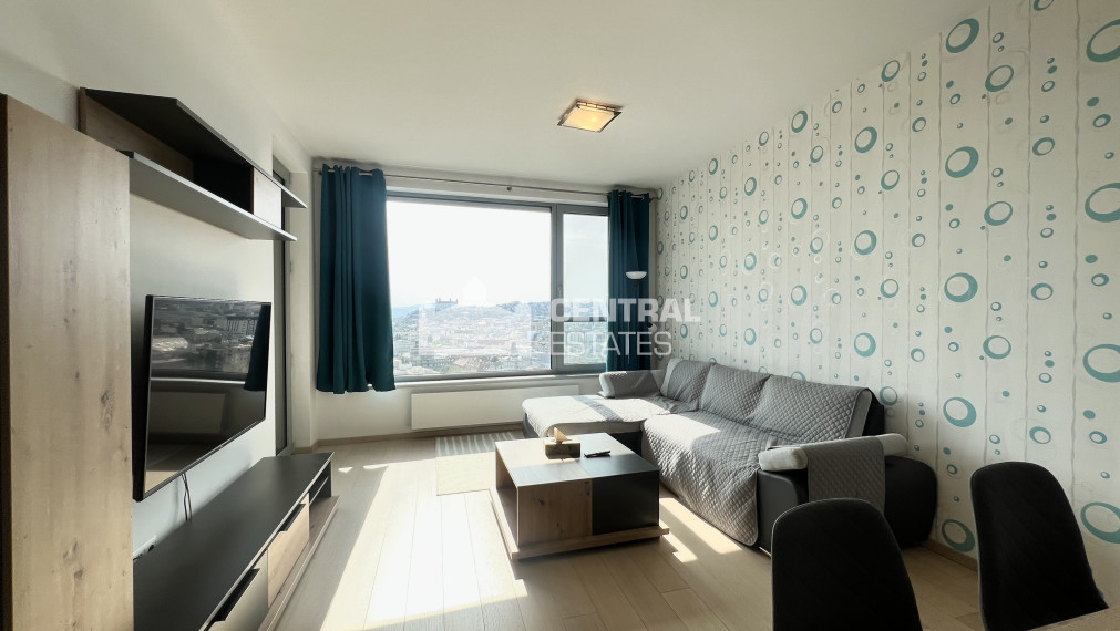 Priestranný nový 2i byt v jedinečnej novostavbe s lodžiou a parkovaním na prenájom v Starom meste