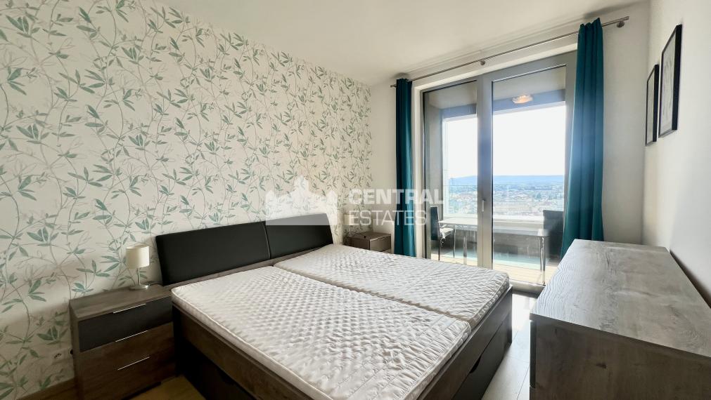 Priestranný nový 2i byt v jedinečnej novostavbe s lodžiou a parkovaním na prenájom v Starom meste