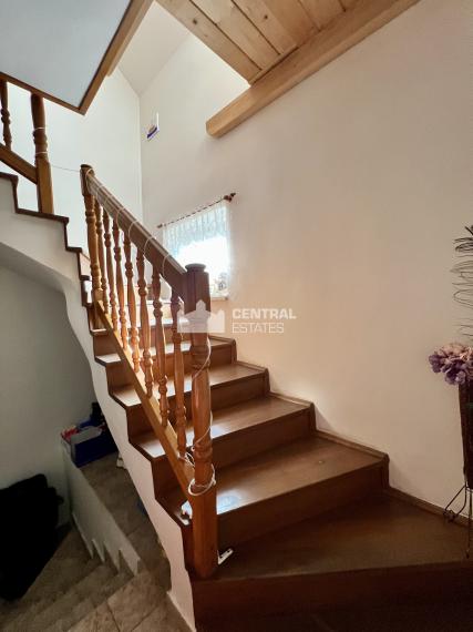 Two-storey 5-room family house with garden for sale in Dobrohošt