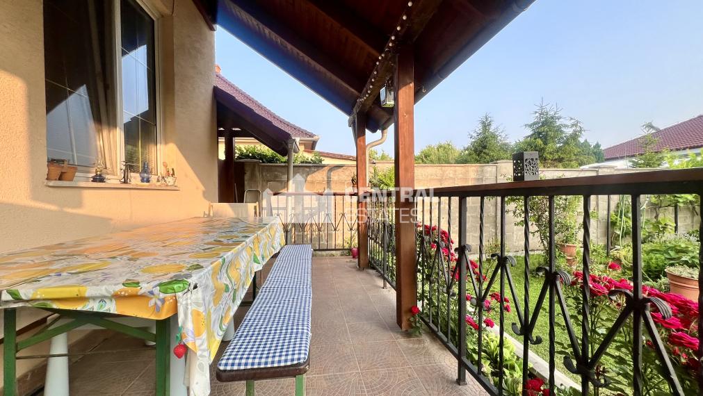 Two-storey 5-room family house with garden for sale in Dobrohošt