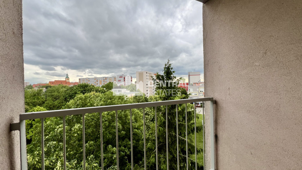 Kompletne zrekonštruovaný 3- izbový byt s lodžiou na predaj v Šamoríne PREDANÝ