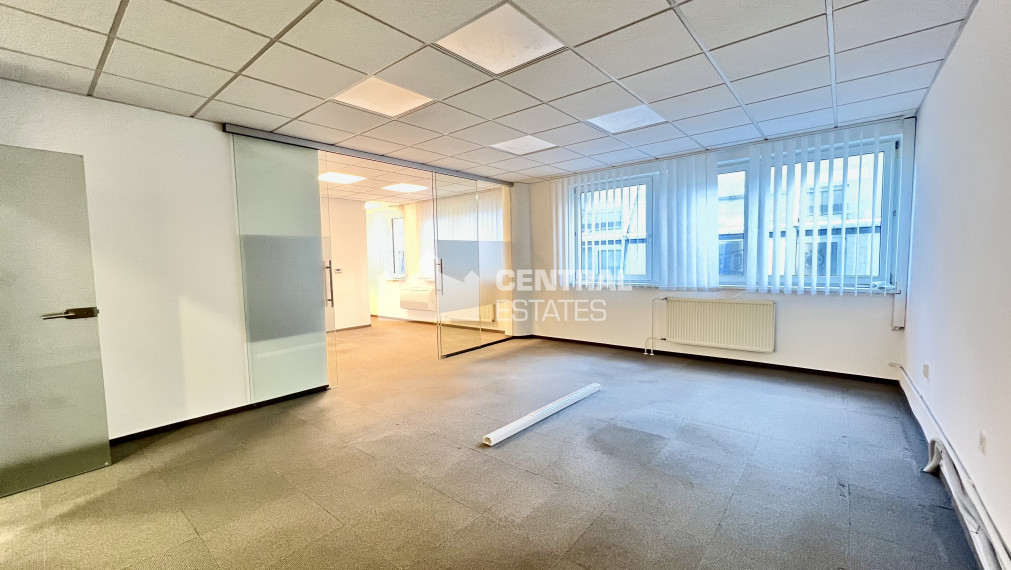 Administratívne priestory s vlastným vchodom, terasou a parkovaním na prenájom v Starom meste
