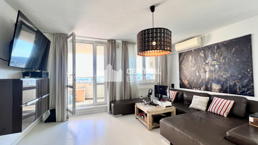 Air-conditioned 3-bedroom apartment in a new building for rent in Karlova Ves