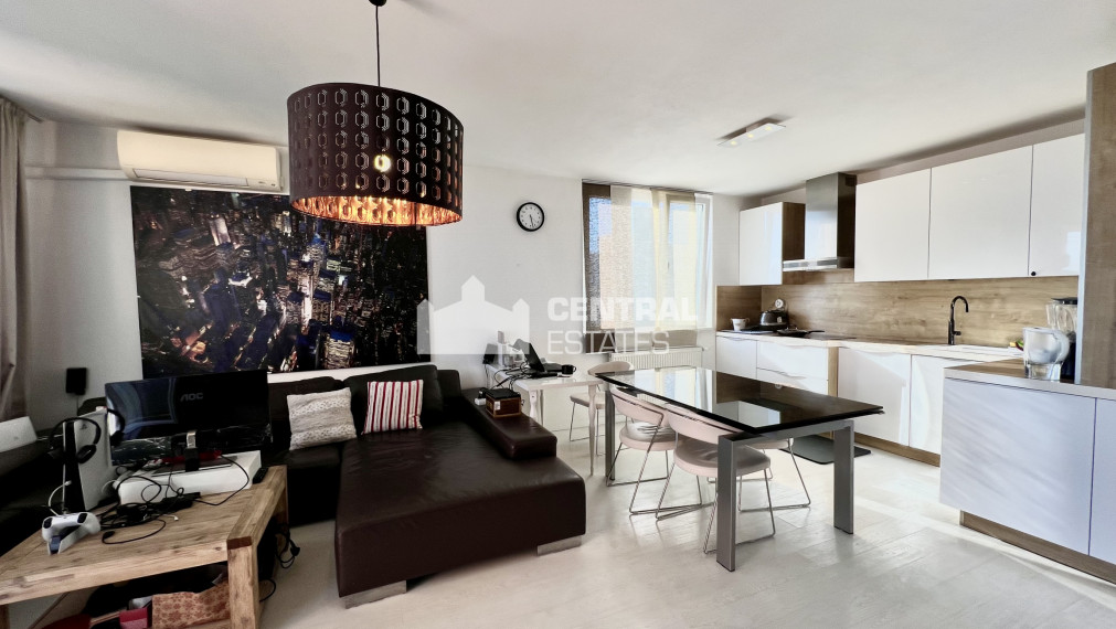 Air-conditioned 3-bedroom apartment in a new building for rent in Karlova Ves