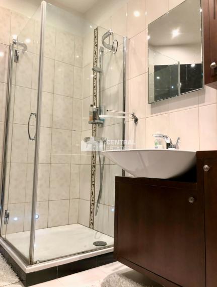 Kompletne zariadený klimatizovaný 3- izbový byt na prenájom v Ružinove