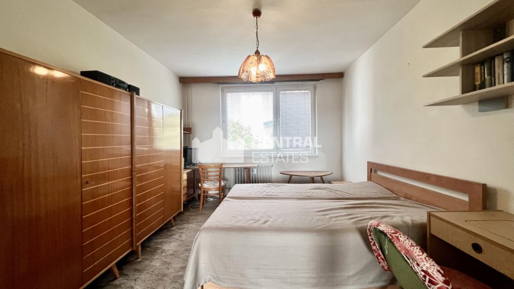 Spacious 3- bedroom apartment with balcony and cellar for sale in Rača