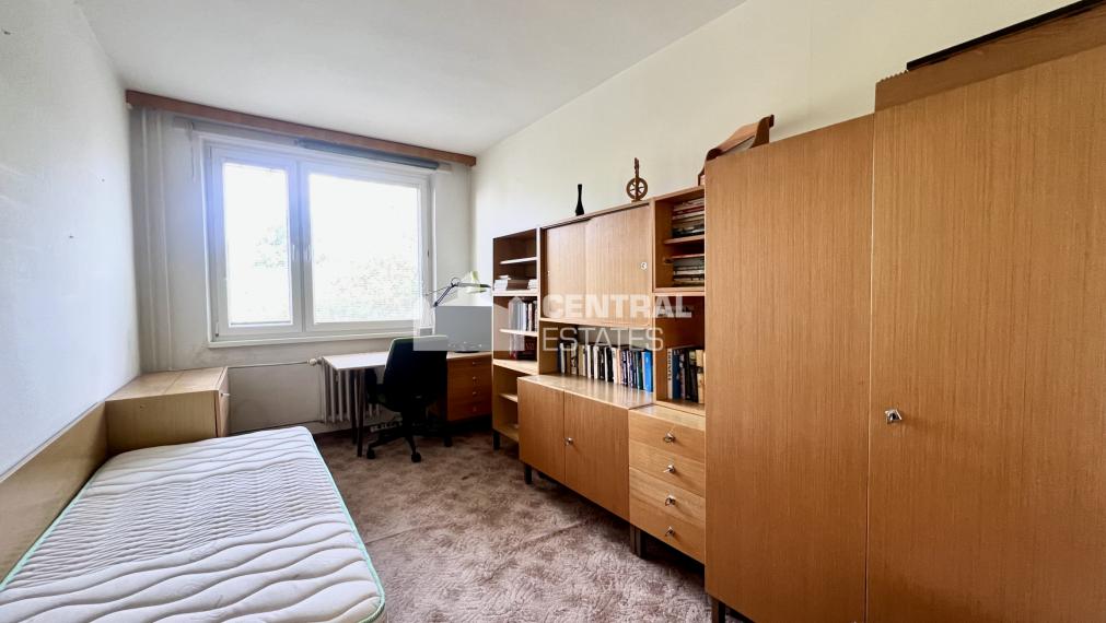 Spacious 3- bedroom apartment with balcony and cellar for sale in Rača