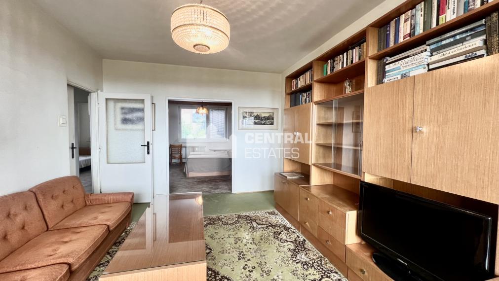 Spacious 3- bedroom apartment with balcony and cellar for sale in Rača