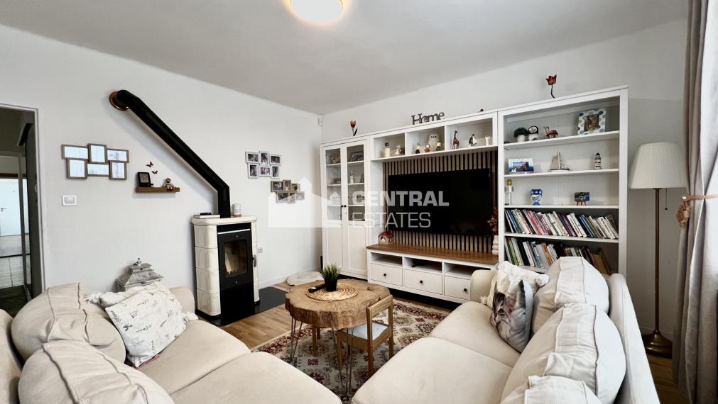 5- izbový rodinný dom s veľkým pozemkom na predaj v Lehniciach