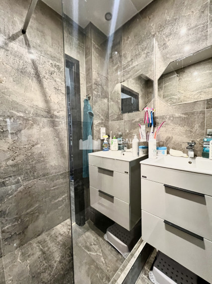 Priestranný 4- izbový byt s lodžiou na predaj v Podunajských Biskupiciach