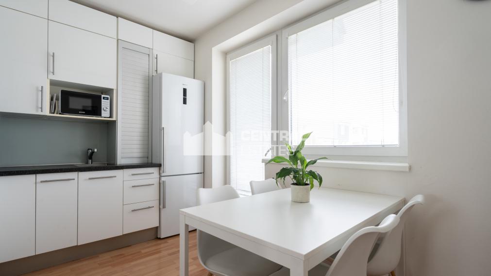 Spacious 2- bedroom apartment with balcony for sale in Vrakuna