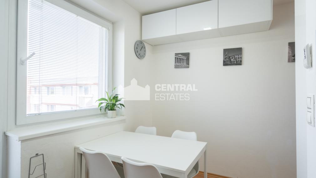 Spacious 2- bedroom apartment with balcony for sale in Vrakuna