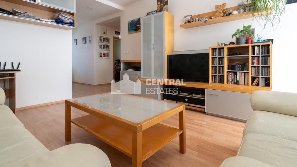 Spacious 2- bedroom apartment with balcony for sale in Vrakuna