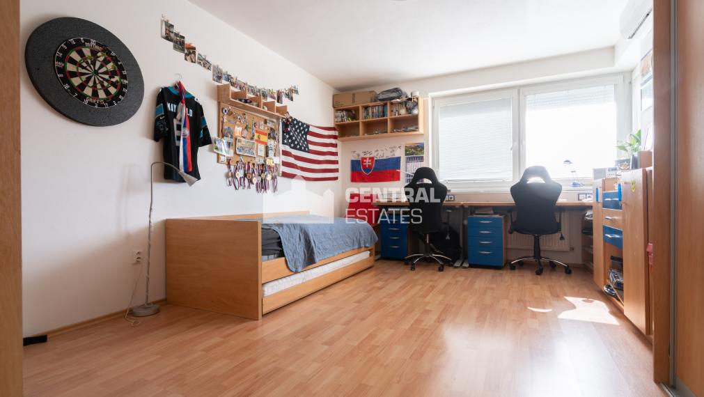 Spacious 2- bedroom apartment with balcony for sale in Vrakuna