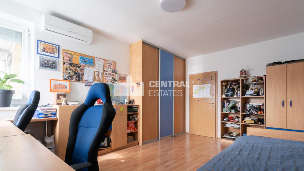 Spacious 2- bedroom apartment with balcony for sale in Vrakuna