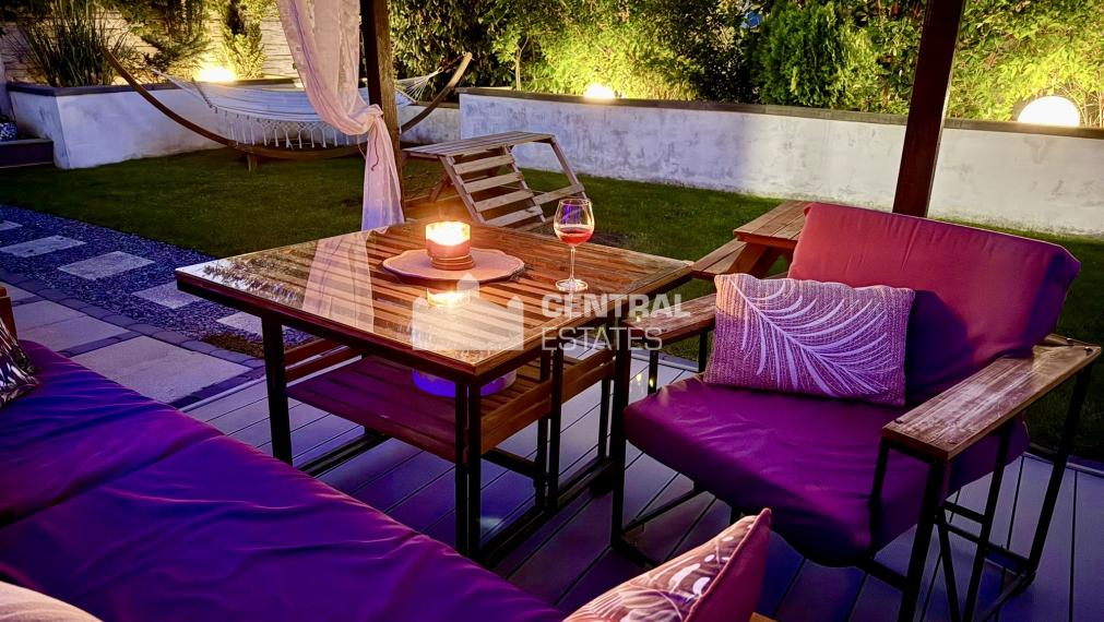 Modern 2- bedroom apartment in a new building with a garden for sale in Rovinka