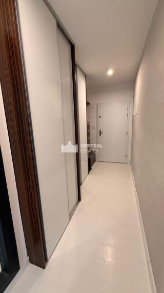 Air-conditioned 4-room apartment in a new building with parking for rent in Karlová Ves