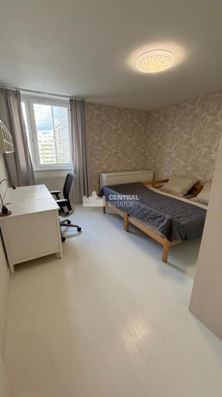 Air-conditioned 4-room apartment in a new building with parking for rent in Karlová Ves