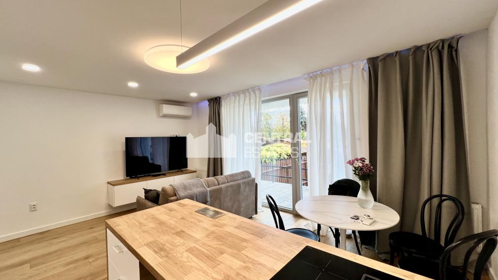 Kompletne zrekonštruovaný rodinný dom na predaj v Ivanke pri Dunaji