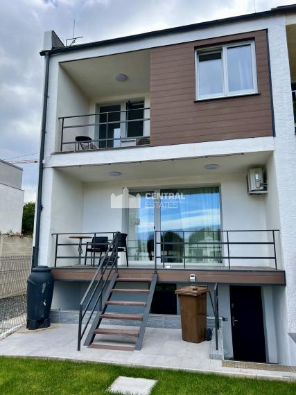 Kompletne zrekonštruovaný rodinný dom na predaj v Ivanke pri Dunaji