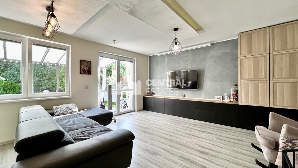 Modern 2- bedroom apartment in a new building with a garden for sale in Rovinka