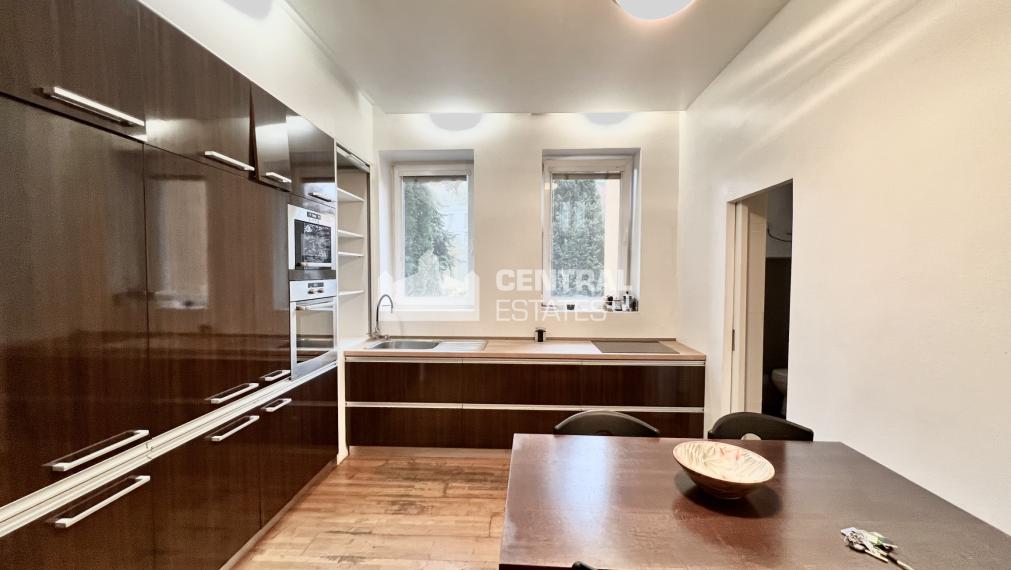 Priestranný 2- izbový byt na predaj v Starom meste