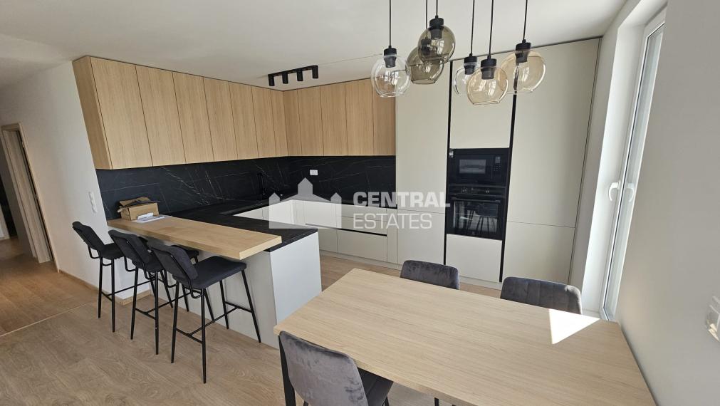 Beautiful 2- bedroom apartment for rent in a new building with a terrace and parking