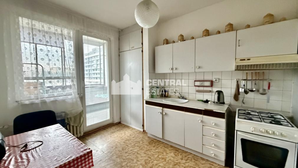 Priestranný 3- izbový byt s lodžiou na prenájom v Ružinove