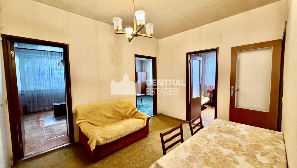 Spacious 3-room apartment with a loggia for rent in Ružinov