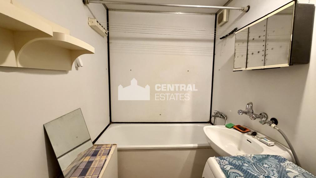 Spacious 3-room apartment with a loggia for rent in Ružinov