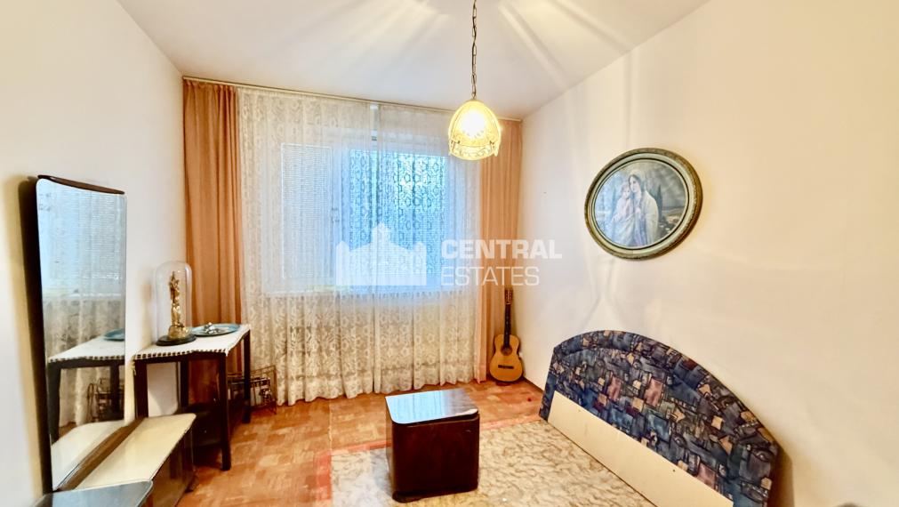 Spacious 3-room apartment with a loggia for sale in Ružinov