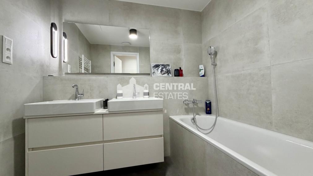 Štýlový 3- izbový byt v novostavbe Skypark na prenájom v Starom meste