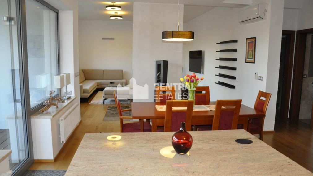 Luxusný 4- izbový byt v novostavbe s terasou na prenájom v Starom meste