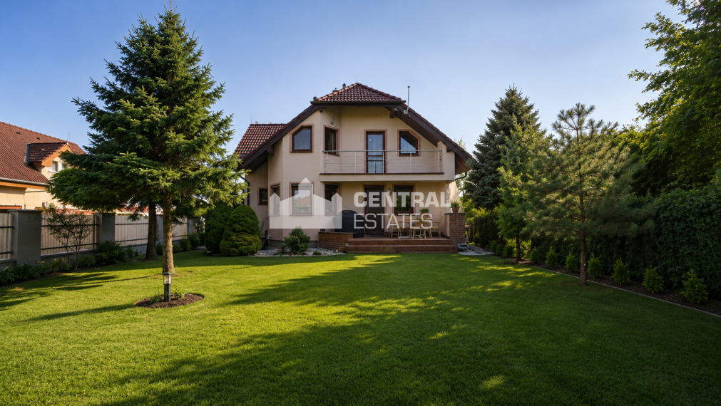 6-room family house with a garage, workshop, sauna, and beautiful garden | for sale in Nové Košariská