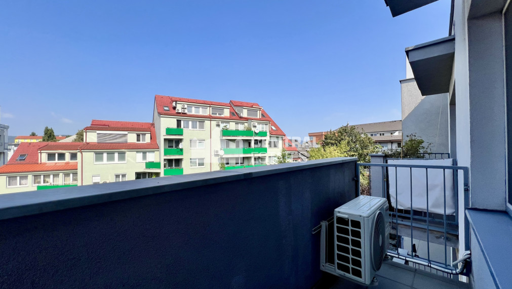 Kompletne zariadený 1- izbový byt s balkónom a parkovaním na prenájom v Ružinove