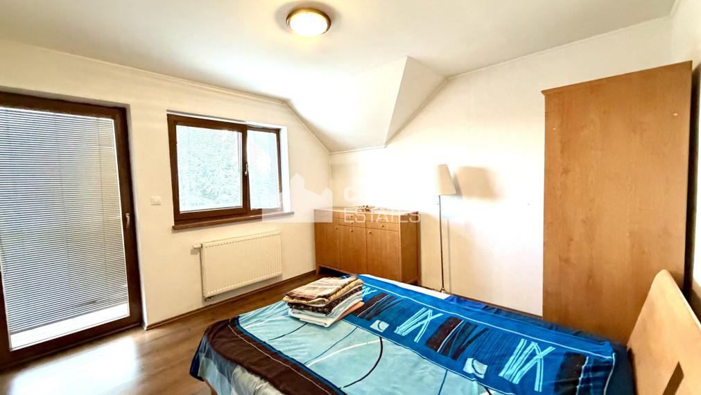2- podlažný 5-izbový rodinný dom so záhradou na predaj v Rovinke