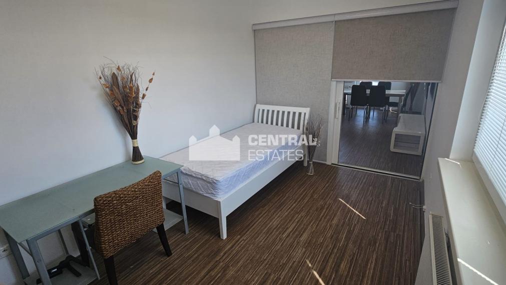 Slnečný 4i byt 92m2, 2x balkón, 2x parkovanie, prenájom