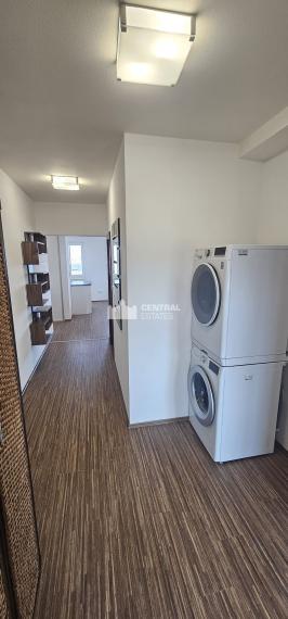 Slnečný 4i byt 92m2, 2x balkón, 2x parkovanie, prenájom