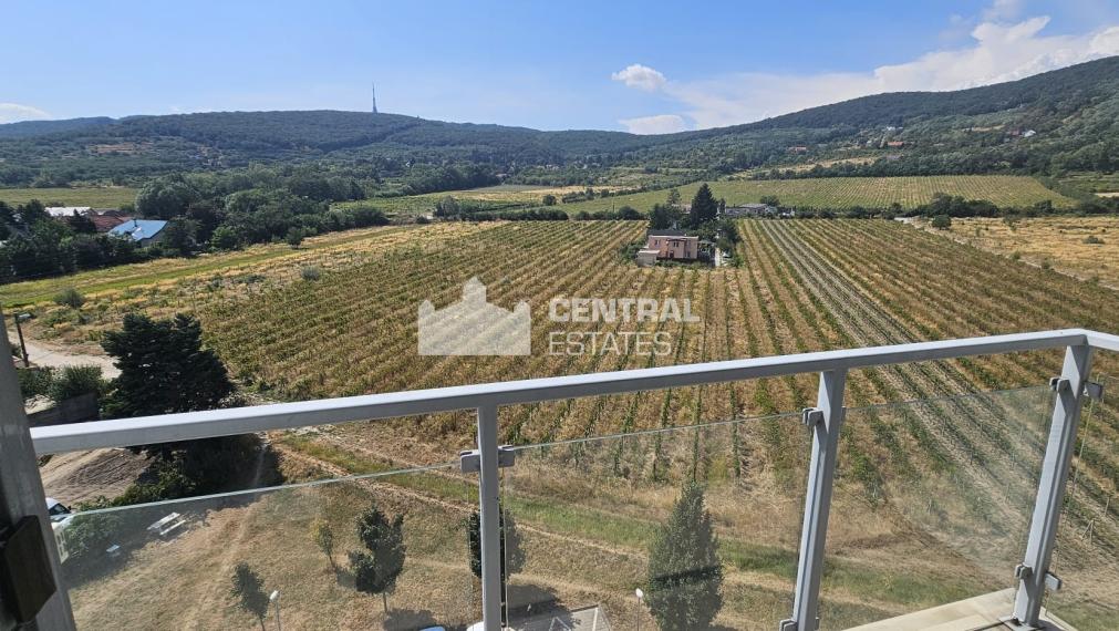 Slnečný 4i byt 92m2, 2x balkón, 2x parkovanie, prenájom