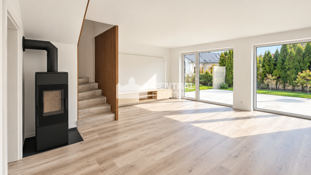 novostavba 4- izbový byt/ úžitková plocha 96 m2/ záhrada, 2 x parkovanie